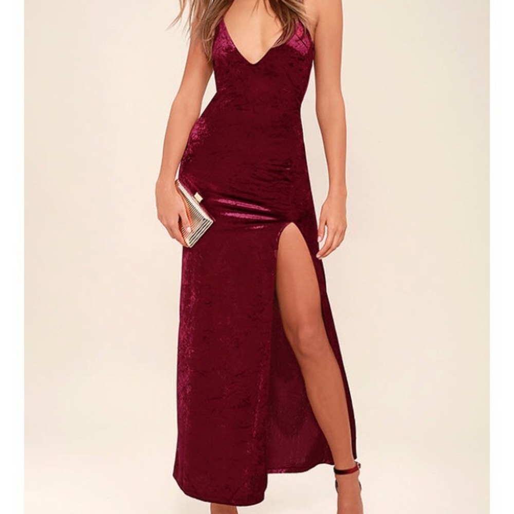 Lulu's burgundy velvet dress